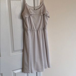 Lauren Conrad white ruffle dress w/gold studs sz‎ 4